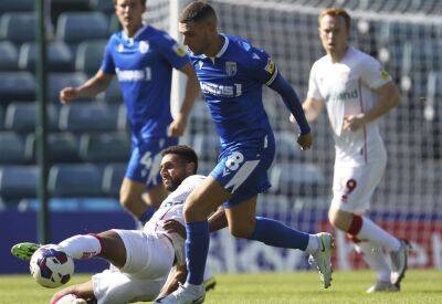 Gillingham manager Neil Harris prepared to be patient with striker Lewis Walker and discusses Cheye Alexander's full league debut