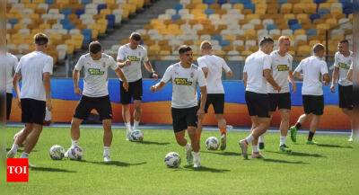 Ukraine set to restart soccer league as war rages on - timesofindia.indiatimes.com - Russia - Ukraine -  Donetsk -  Mariupol