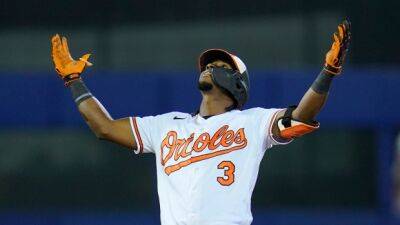 Mateo lifts Orioles past Red Sox in MLB Little League Classic