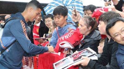 Manchester United stars arrive at Old Trafford ahead of Liverpool showdown - in pictures - thenationalnews.com - Manchester