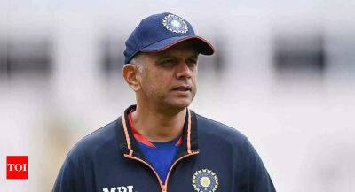 Rahul Dravid - Team India - Team India coach Rahul Dravid tests positive for Covid-19: Report - timesofindia.indiatimes.com - Zimbabwe - Uae - India - Pakistan