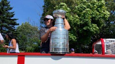 'Anything's possible,' Alex Newhook tells young hockey fans at Stanley Cup parade in St. John's