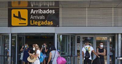 Brits heading to Spain warned as airport workers vote to strike on 25 days from September to December