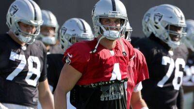 Focused Derek Carr set to 'just keep trying to play football' for Las Vegas Raiders amid headlines