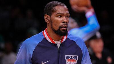 Kevin Durant, Patrick Beverley exchange Twitter barbs after Nets announce All-Star won't be traded