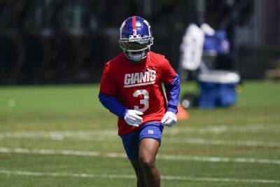 Sterling Shepard returns to Giants' training camp 8 months after tearing Achilles