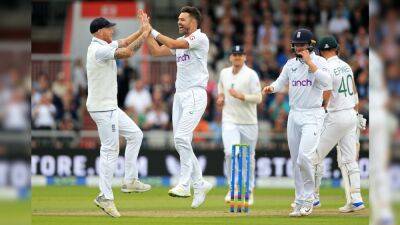 James Anderson - Ollie Robinson - Simon Harmer - Matthew Potts - Watch: James Anderson Dismisses Sarel Erwee In 100th Home Test, From 'James Anderson End' - sports.ndtv.com - Britain - Manchester - South Africa - county Essex