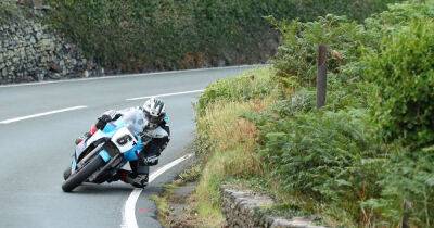 Manx Grand Prix: Michael Dunlop holds firm at top of Classic Superbike times | James Hind puts down marker with 117mph lap ahead of Friday's Lightweight race