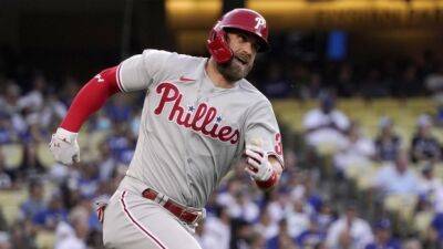 Phillies star Harper back Friday, two months after broken thumb