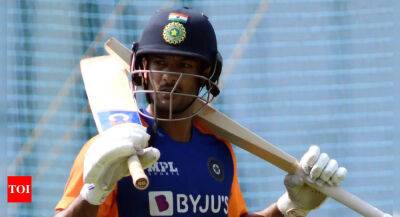 Mayank Agarwal - Career at crossroads, Mayank Agarwal returns to basics - timesofindia.indiatimes.com - New Zealand - India - Sri Lanka