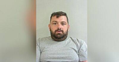 Police search for wanted man with links to Manchester and Bolton - manchestereveningnews.co.uk - Manchester