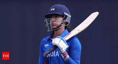 Danni Wyatt - The Hundred: Smriti Mandhana dazzles with fifty in Southern Brave's 10-wicket win - timesofindia.indiatimes.com - India