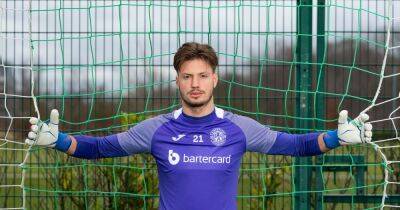 Lee Johnson - Kevin Dąbrowski - Hibs in goalkeeper transfer race as Kevin Dabrowski suffers training ground KO leaving Lee Johnson short - dailyrecord.co.uk - Poland - county Murray - county Johnson