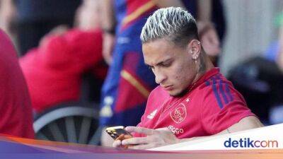 Red Devils - Antony - Antony ke MU? Ajax Masih Tolak Tawaran Rp 1,3 Triliun - sport.detik.com - Manchester