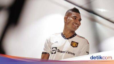 Andy Madley - Casemiro Hobi Kepoin Wasit - sport.detik.com - Manchester