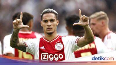 Sky Sport - Ajax Amsterdam - Antony Ingin ke MU, tapi Ajax Punya Alasan Kuat Tak Melepas - sport.detik.com - Manchester -  Amsterdam