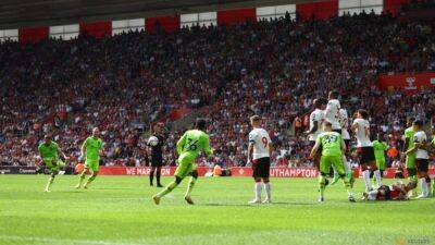 Fernandes on target as Manchester United sink Southampton