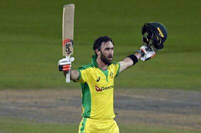 Maxwell's rapid 32 sees Australia to five-wicket win over Zimbabwe