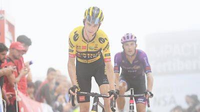 Sepp Kuss - Dan Lloyd - Primoz Roglic suffers 'big loss' as Sepp Kuss abandons La Vuelta, Remco Evenepoel loses Pieter Serry - eurosport.com