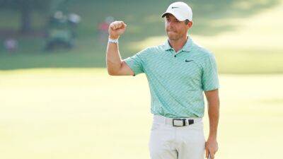 Rory McIlroy rallies to win Tour Championship, third FedEx Cup title