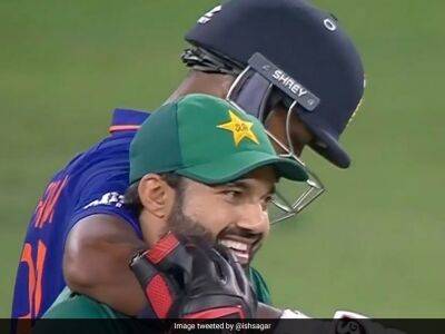 Hardik Pandya Hugs Mohammad Rizwan During India-Pakistan Asia Cup Game. Pic Goes Viral