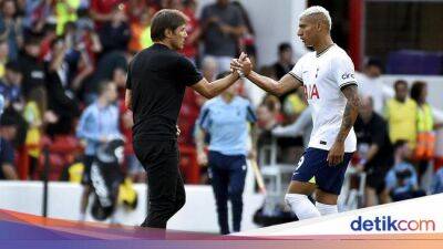 Antonio Conte - Yves Bissouma - Brennan Johnson - Harry Kane - Tottenham Hotspur - Richarlison Pamer Skill, Bukan Bermaksud Tak Hormati Lawan - sport.detik.com