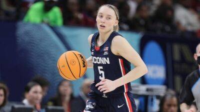 Geno Auriemma - Paige Bueckers - UConn basketball star Paige Bueckers tears ACL, will miss upcoming season - cbc.ca - state South Carolina