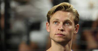 Frenkie De Jong theory over Manchester United 'snub' goes mainstream as icon senses all is not as it seems