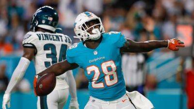 Veteran RB Sony Michel released as Miami Dolphins trim roster - espn.com - Usa - county Miami - county Owen - Los Angeles - county Wilson -  Miami - county Scott - county Chase