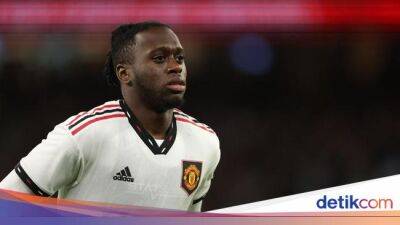 Aaron Wan-Bissaka - Diogo Dalot - Ajax Amsterdam - Liga Inggris - MU Tak Jadi Lepas Wan-Bissaka - sport.detik.com - Manchester -  Amsterdam