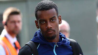 Newcastle still waiting to hear if Alexander Isak can face Liverpool