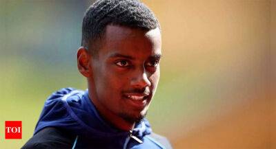 Newcastle in race against time to have Alexander Isak available for Liverpool