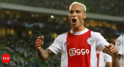 Manchester United agree deal to sign winger Antony from Ajax