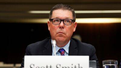 Hockey Canada board throws support behind Smith