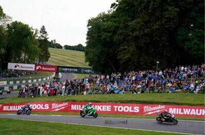 Danny Buchan - Bradley Ray - Cadwell BSB: Ray retakes lead as rival Yamahas struggle - bikesportnews.com - Britain - Australia