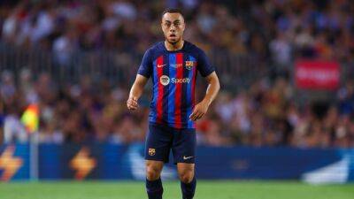 Barcelona, USMNT defender Sergino Dest open to Man United transfer - sources