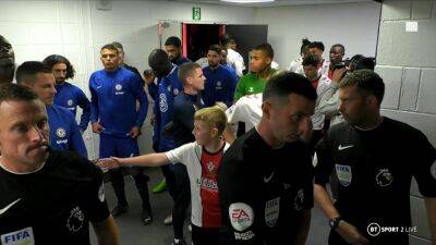 Cesar Azpilcueta: Chelsea star pranked by Southampton mascot before match