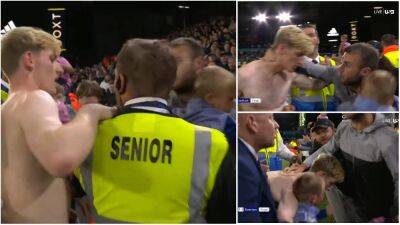 Anthony Gordon: Everton fan drops kid getting winger's shirt after Leeds draw