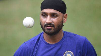 Harbhajan Singh - Harbhajan Singh Slams Trolls Mocking Him For Laughing At Shahid Afridi's Comment On Gautam Gambhir - sports.ndtv.com - India - Pakistan
