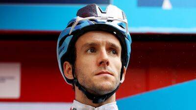 Simon Yates, Team BikeExchange-Jayco leader, withdraws from La Vuelta after testing positive for Covid-19