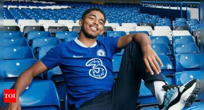 Chelsea sign defender Wesley Fofana from Leicester City