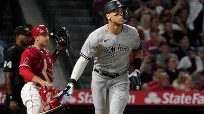 Aaron Judge closes gap with AL single-season home run record with 51st dinger