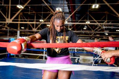What is the UK Start Time of Claressa Shields vs Savannah Marshall?