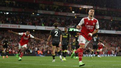 Arsenal stay top as Villa slump to another defeat