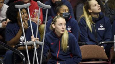 Paige Bueckers - UConn women's basketball star Paige Bueckers tears ACL, will miss entire season - foxnews.com - state Michigan - state Connecticut