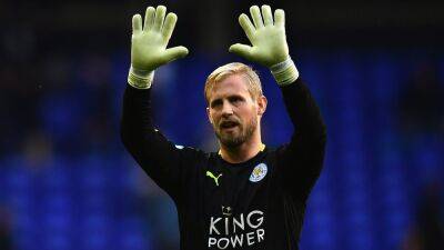 Kasper Schmeichel completes move from Leicester to French Ligue 1 club Nice