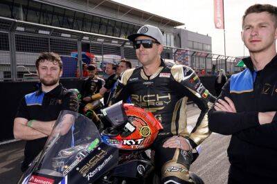 Johnson returns to roads action in Manx Classic Superbike - bikesportnews.com