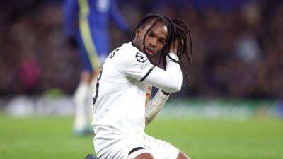 Portugal's Sanches joins PSG on five-year deal