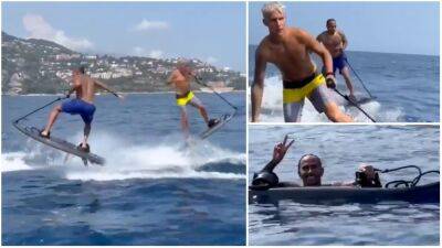 Lewis Hamilton - Fabio Quartararo - Lewis Hamilton goes surfing with MotoGP champ Fabio Quartararo - givemesport.com - Belgium