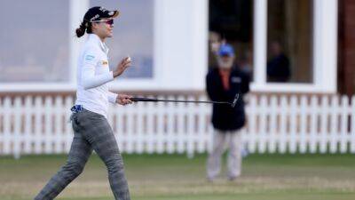 Ashleigh Buhai - Henderson lingers as Korea's Chun surges to British Open lead - cbc.ca - Britain - Sweden - France - Scotland - Usa - Canada - South Africa - South Korea